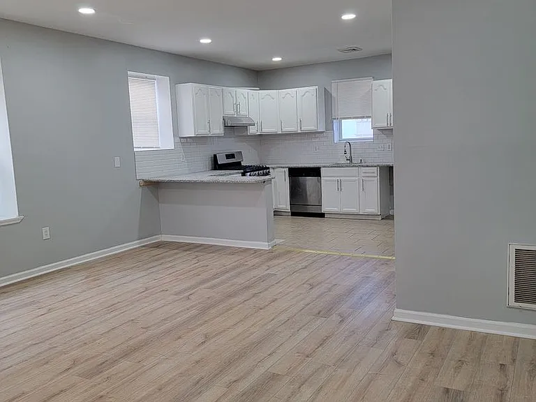 1311-13 S 52nd St — Photo 9