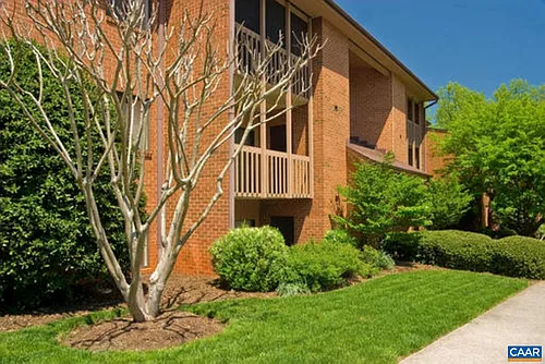 104 Turtle Creek Rd #9 Photo 1