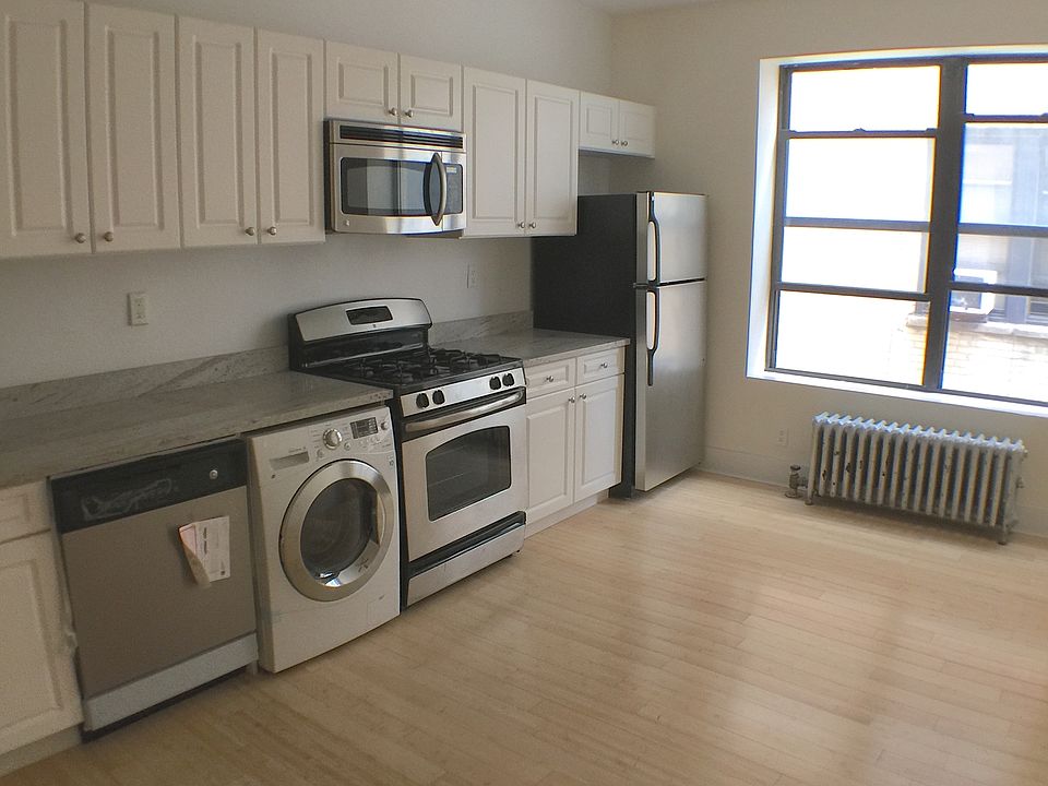 2nd image of 101 Lefferts Ave