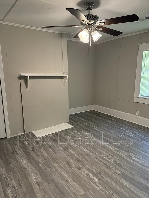 2 bed, 1.0 bath, 808 sqft, $1,050 — Photo 4