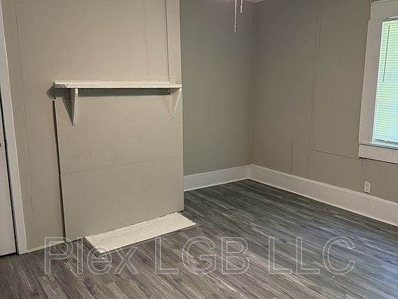 4th image of 1019 Mason St