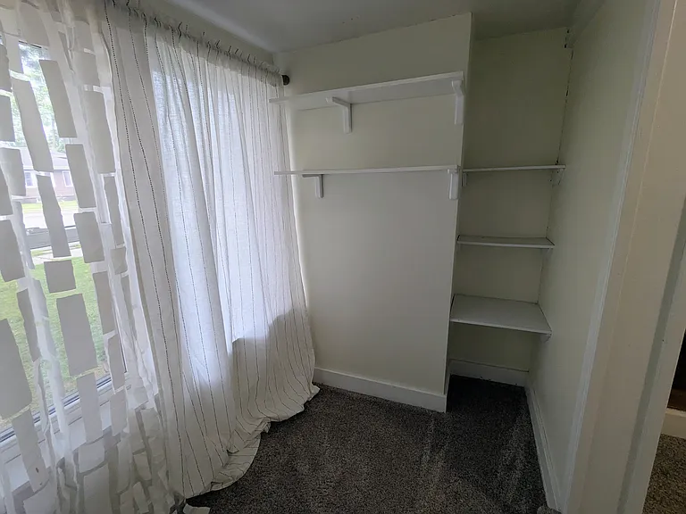 1035 Bucklin St — Photo 15