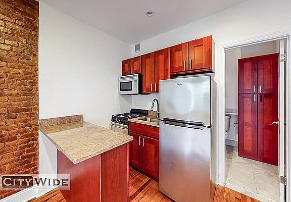 3rd image of 415 E 78th St #4F