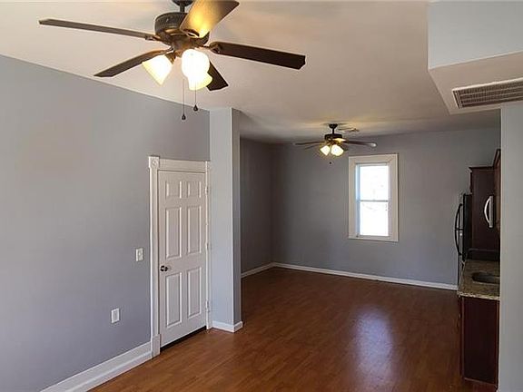 4th image of 26 Walker St