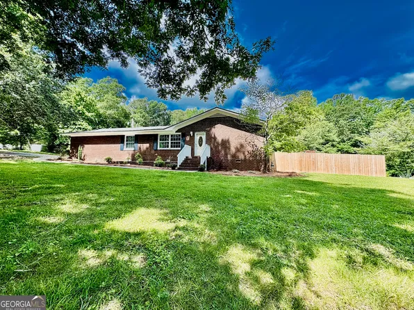 225 2nd St, Bowdon, GA 30108