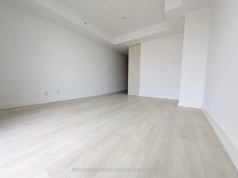 75 James St S #2307 — Photo 11