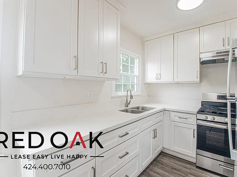 2609 W 48th St #2 — Photo 2