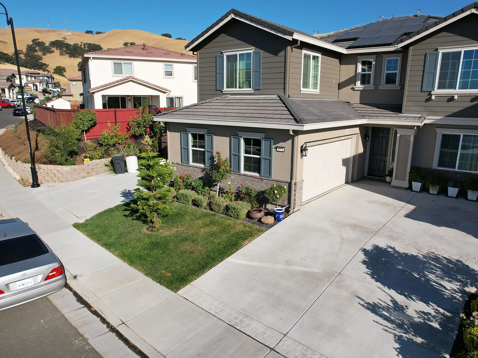 5 bed, 3031 sqft, $2,500 — Photo 2