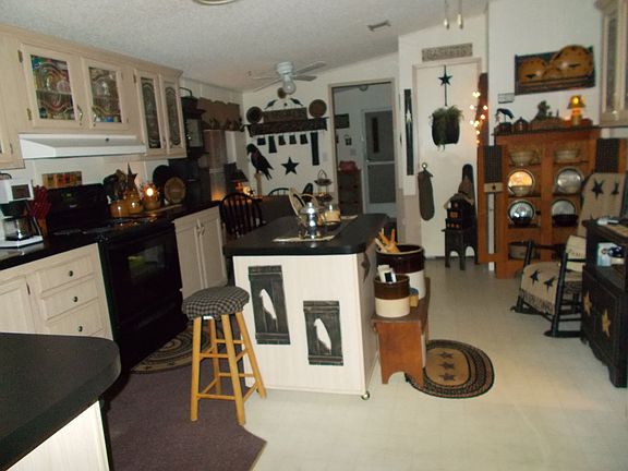 3rd image of 127 W Oakside Dr