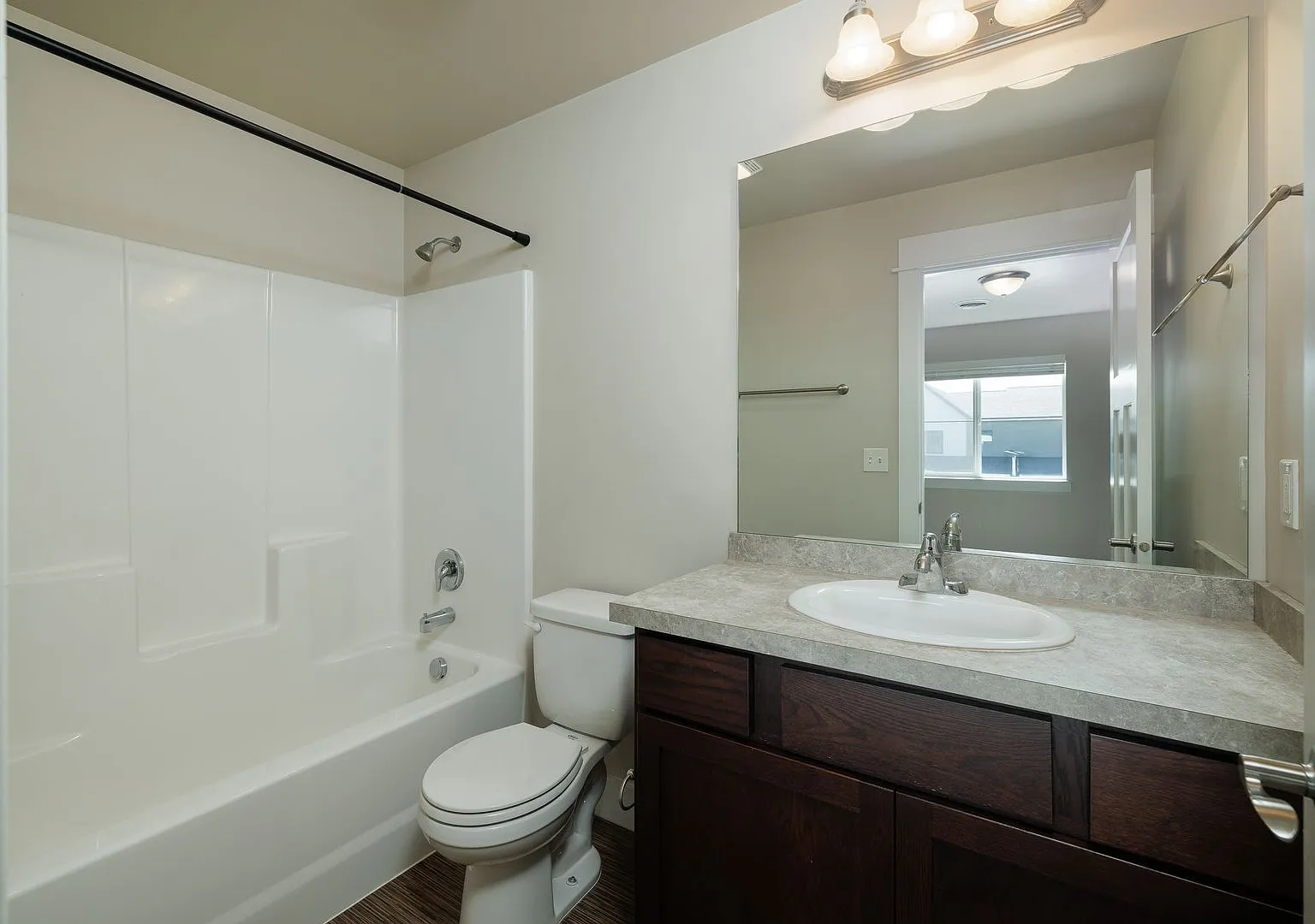 3380 Davis Lane — Photo 2