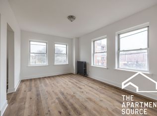 6929 N Greenview Ave #403, Chicago, IL 60626