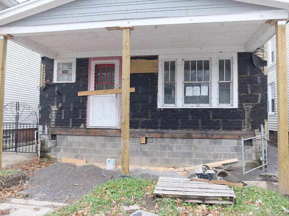 1st image of 56 E Hazeltine Ave