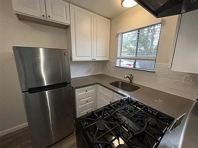 5th image of 215 Castillo St #1-1-6