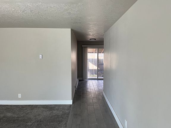 4th image of 1534 SE Skylark Dr