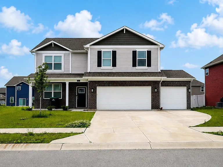 181 Hobbs Dr — Photo 1