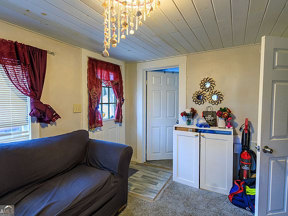 5th image of 100 Daisy Cir
