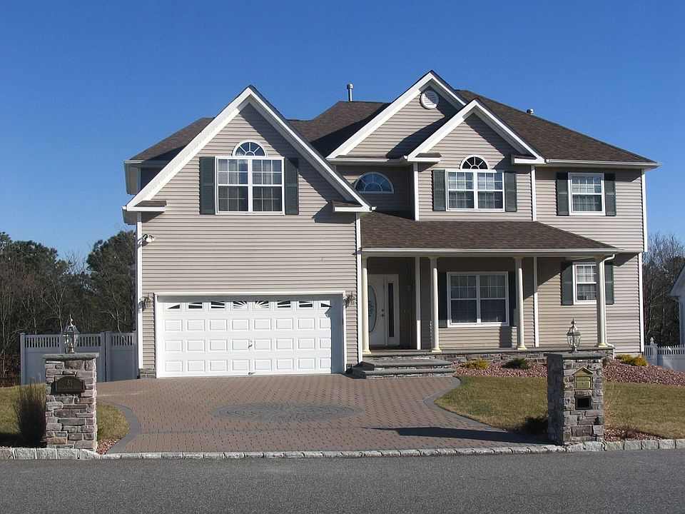 1st image of 81 Beechwood Dr