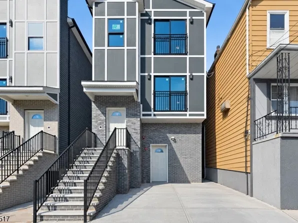 337 Court St, Elizabeth City, NJ 07206
