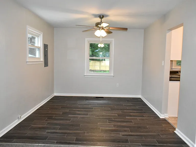 219 Woodhaven Rd — Photo 9