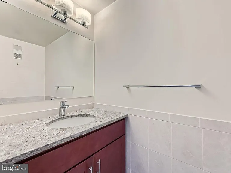 250 President St #404 — Photo 8