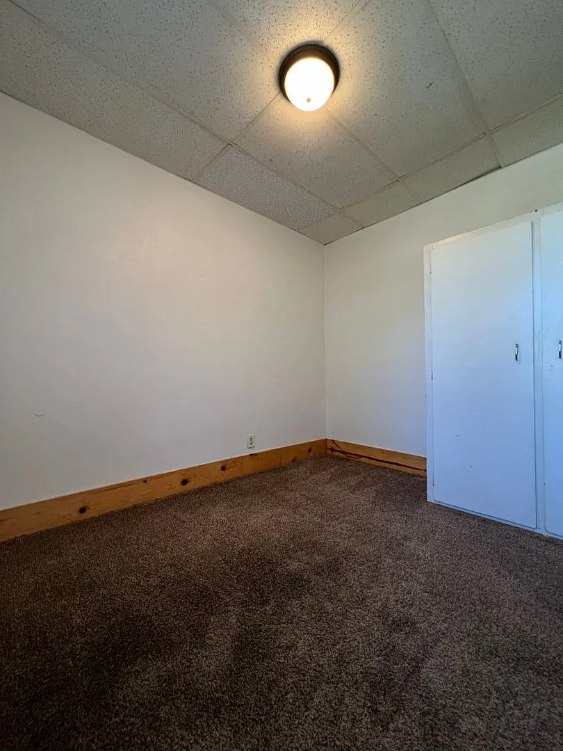 Hoff - 04 - 2809 South Ave — Photo 2