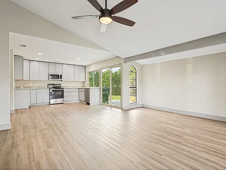 2903 Winterberry Dr — Photo 16