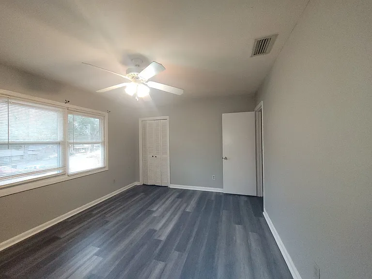 3921 Howard Ave — Photo 7
