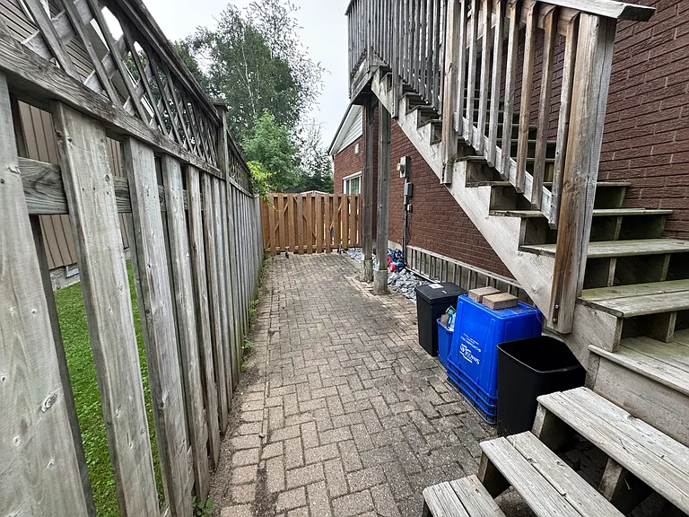 741 Trinity St — Photo 9