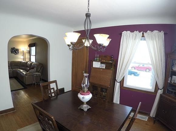 2nd image of 1721 Smith St