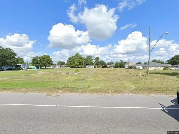 2910 Paris Rd, Chalmette, LA 70043