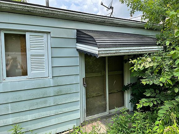 5th image of 4125 Gary Ave