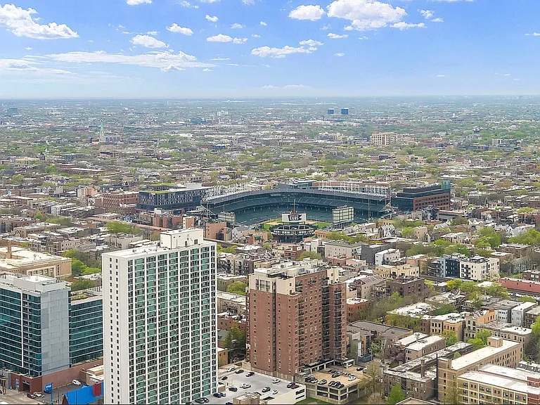 655 W Irving Park Rd #5305 — Photo 18