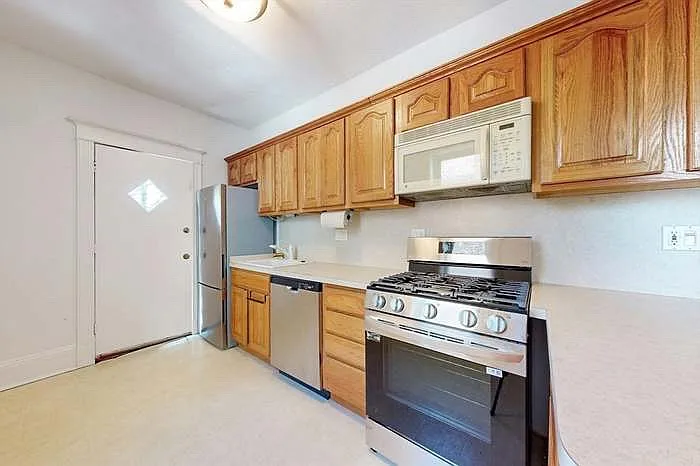 37 Park Vale Ave #3 — Photo 1
