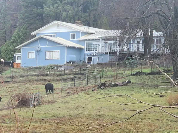 19277 Woodhill Dr, Montgomery Creek, CA 96065