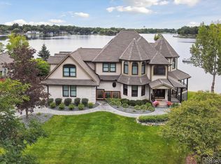997 Thompson Shore Dr, Howell, MI 48843
