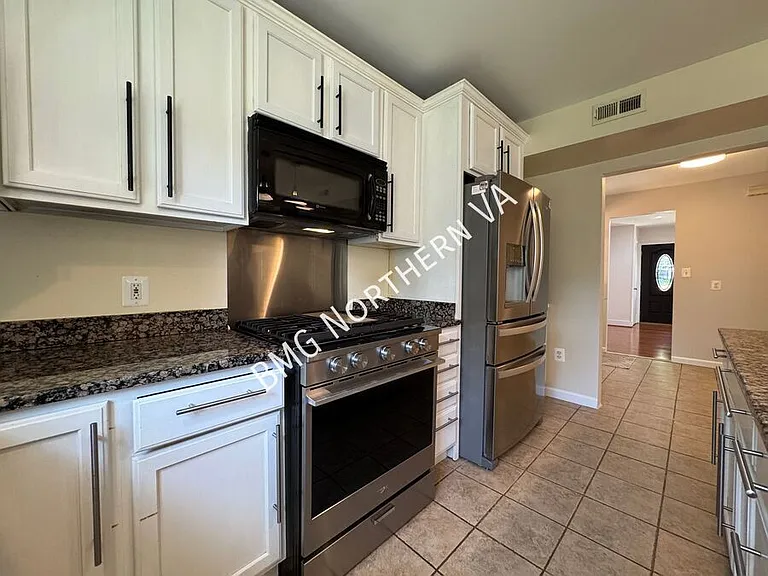 1909 Rollins Dr — Photo 22