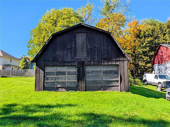 30th image of 308 Mount Zoar St