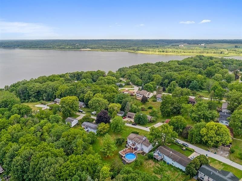 405 Lake View Dr NE, Solon, IA 52333 Zillow