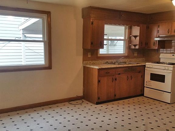 5th image of 3031 Gove St