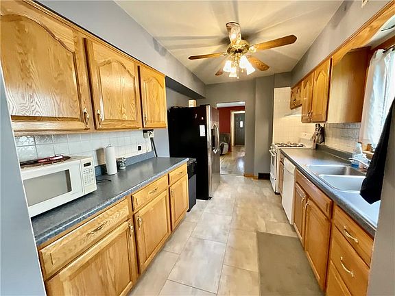 3rd image of 3511 Idlewood Dr