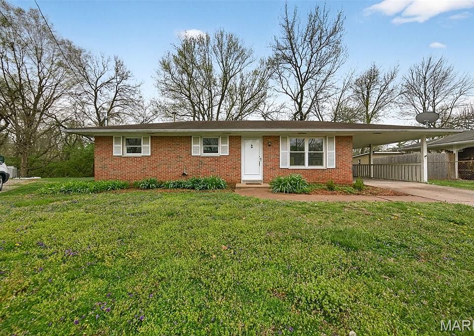 1st image of 109 Village Dr