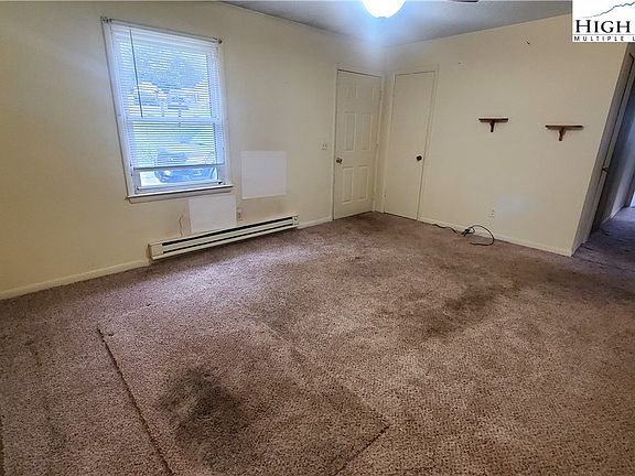 5th image of 319 McConnell Street