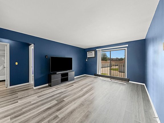 3rd image of 174 Waters Edge Dr APT 202