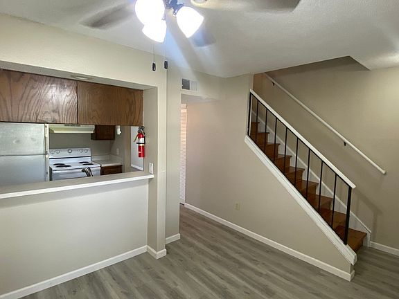 4th image of 800-810 Grand Ave