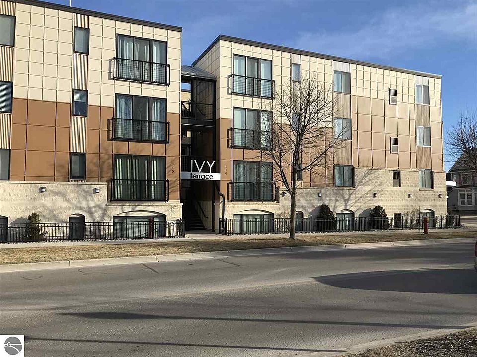 1st image of 119 E 8th St APT 3