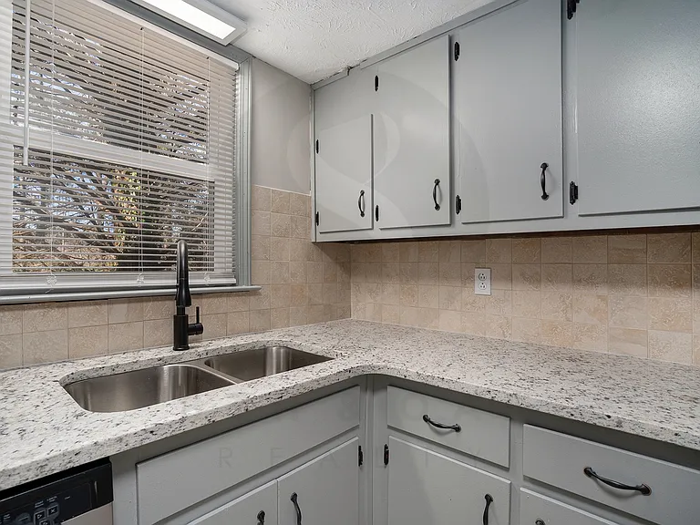 3027 Spruce Cir #A — Photo 10