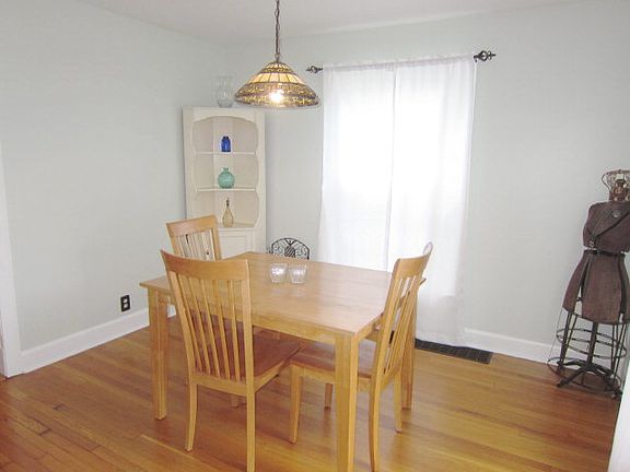 4th image of 549 Bank St