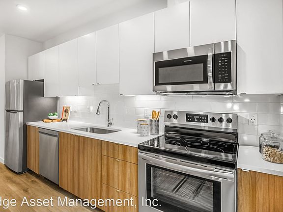 3rd image of 6712 N Montana Ave #103