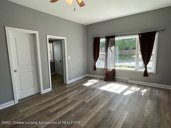 5th image of 1308 W Barnes Ave