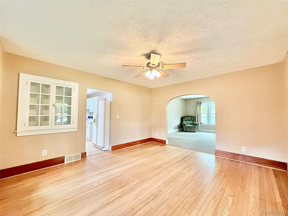 1331 W South Blvd, photo 9